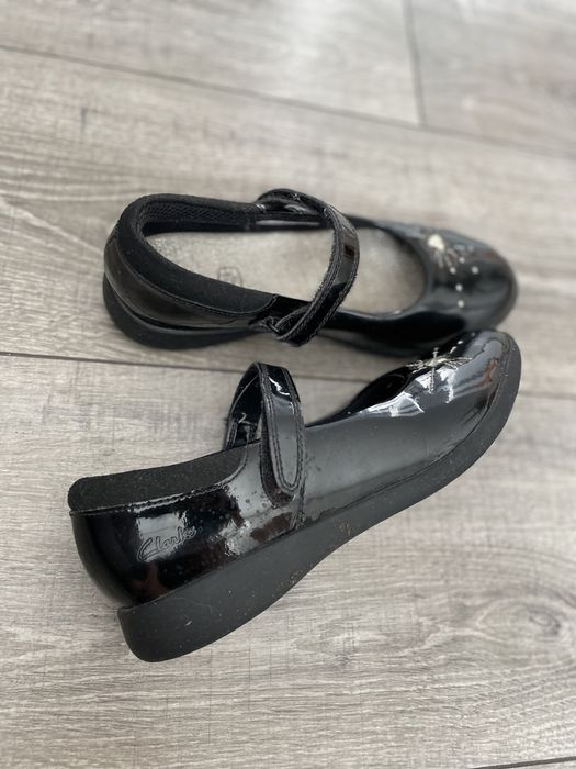 Детские  черные туфли в школу для девочки clarks размер 33,5   20,5 см