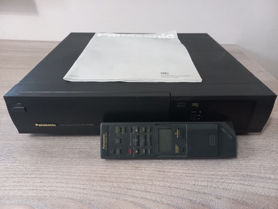 Відеомагнітофон Panasonic NV J35EE