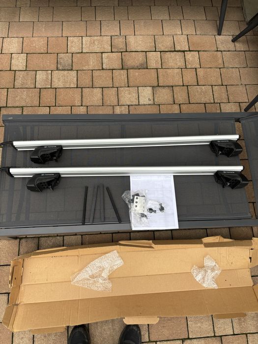 Bagażnik dachowy toyota yaris cross nowy