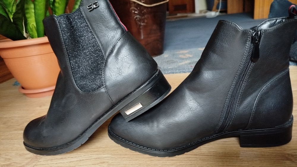 Czarne botki rozmiar 38