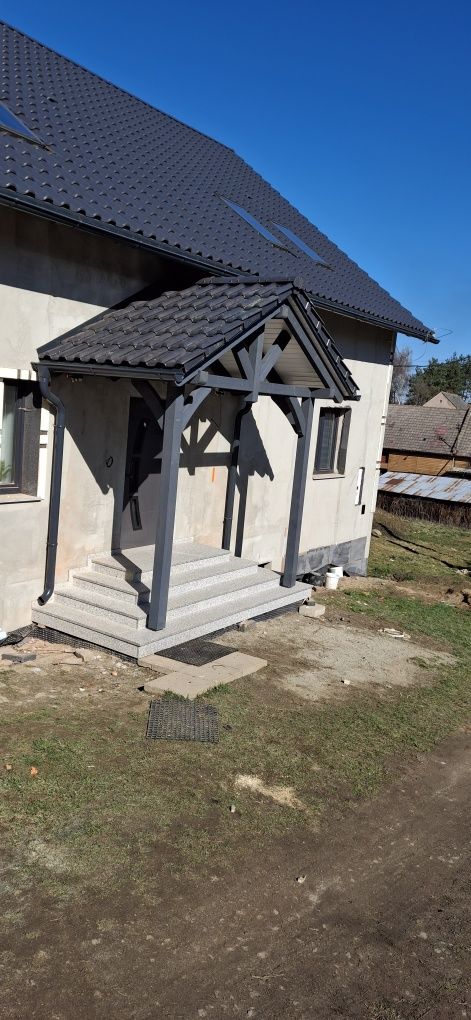Zadaszenie nad drzwi