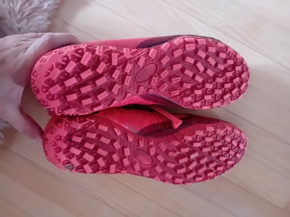 Męskie buty piłkarskie z wysoka cholewką