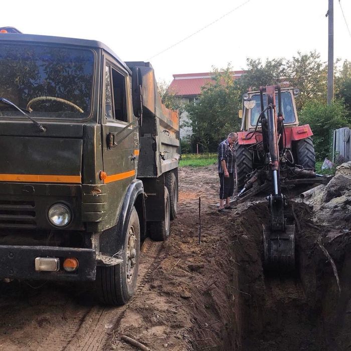 Екскаватор JCB 3CX. Оренда техніки для земельних та будівельних робіт.