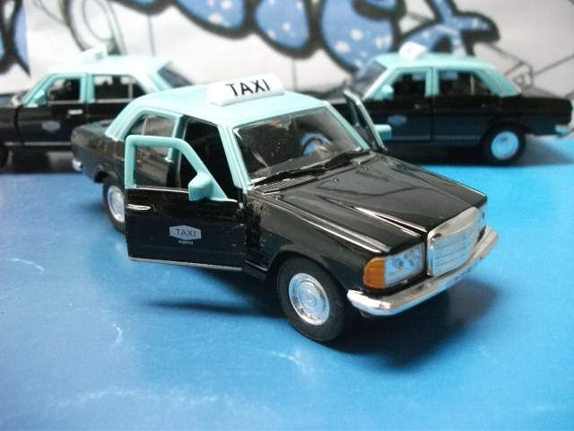 Mercedes-Benz 230E 1985  táxi do Porto  colecção Welly 1:38