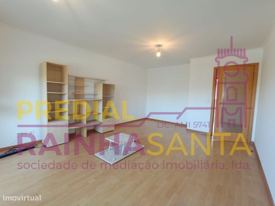 Apartamento T2 em bom estado de conservação localizado em Brenha