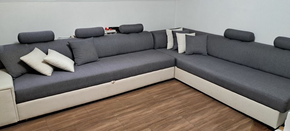 Duży narożnik z funkcją spania