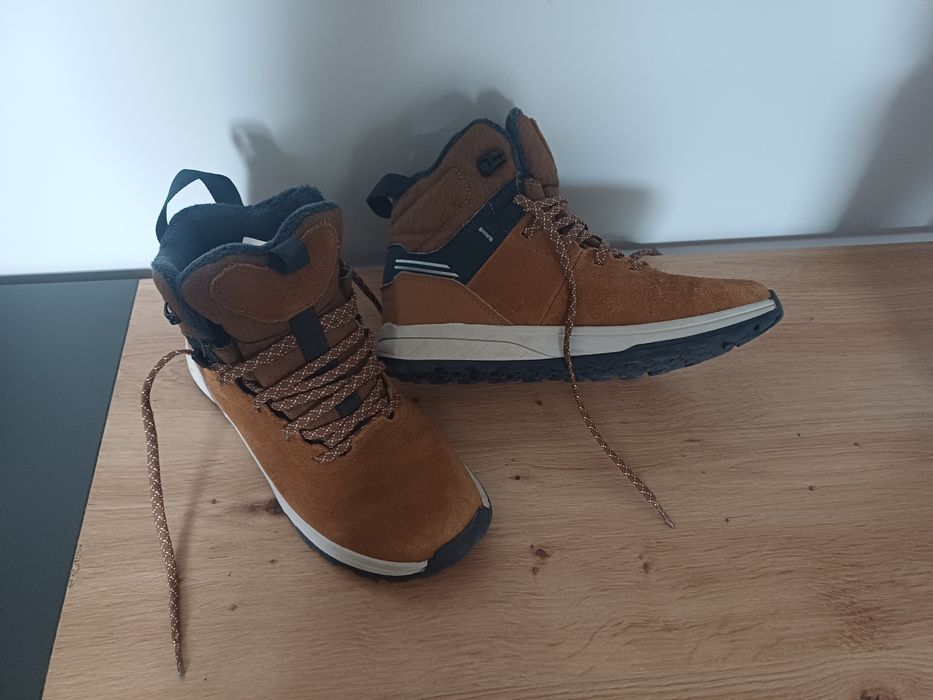 Buty Quechua rozmiar 35 / 36 zimowe trzewiki waterproof chłopięce