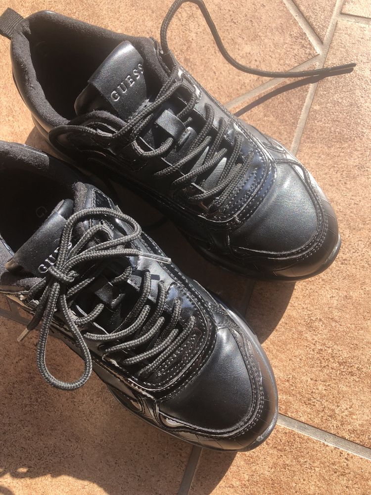 Sneakersy czarne Guess oryginalne 38