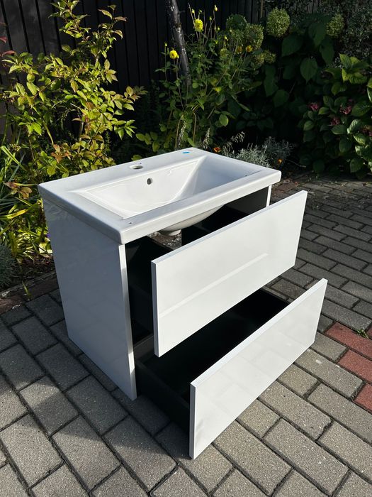 Szafka łazienkowa z umywalką Roca slim