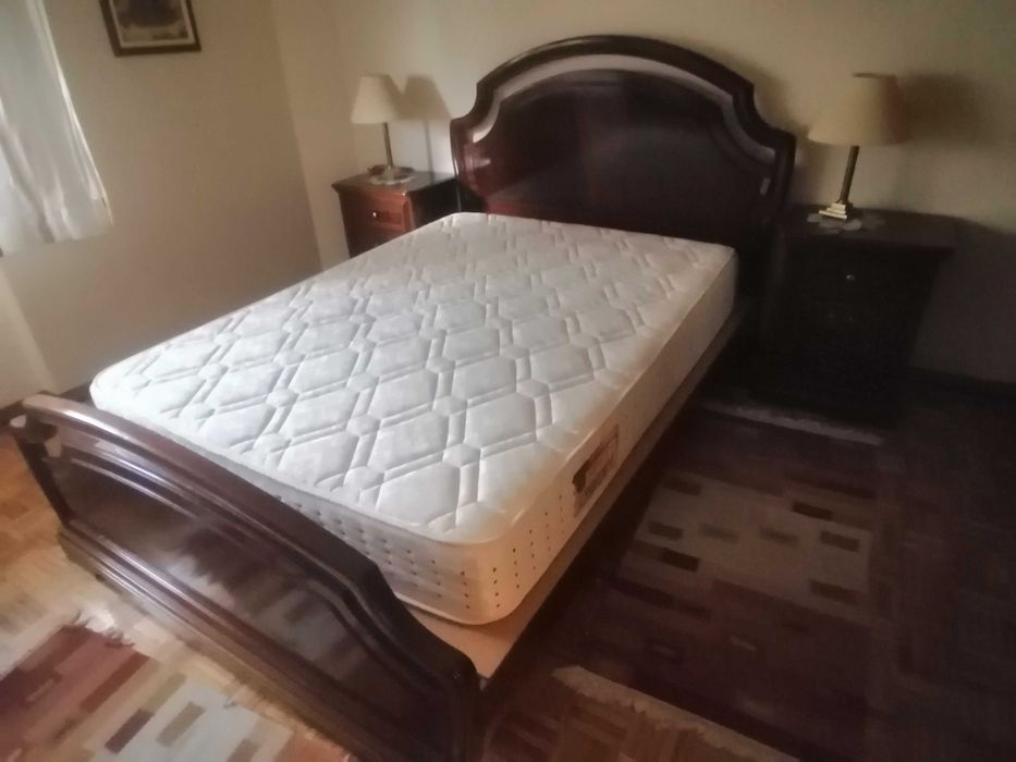 Mobília de quarto de casal, com colchão