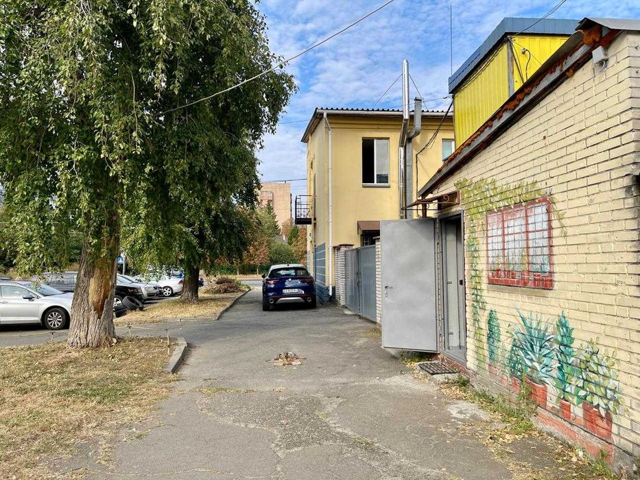 Здам примiщення 25 м2., 1-й поверх, пр-кт Лобановського, є вiдео