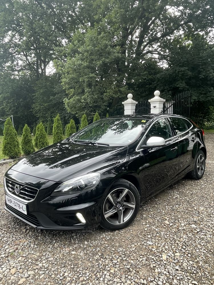 Volvo V40 2.0  D2 R-Design bi-xenon/skora/alcantara/nawi/alu ,polecam!