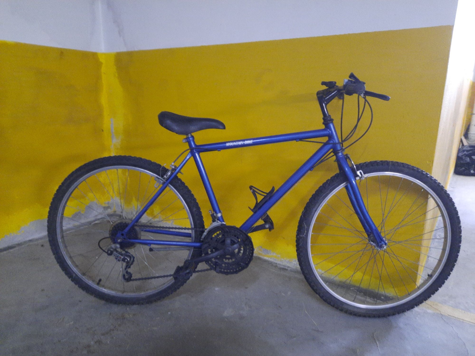 Bicicleta Mountain Bike