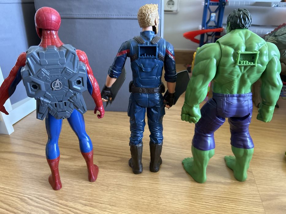 Figuras marvel pack das 3 figuras mais mochila interativa