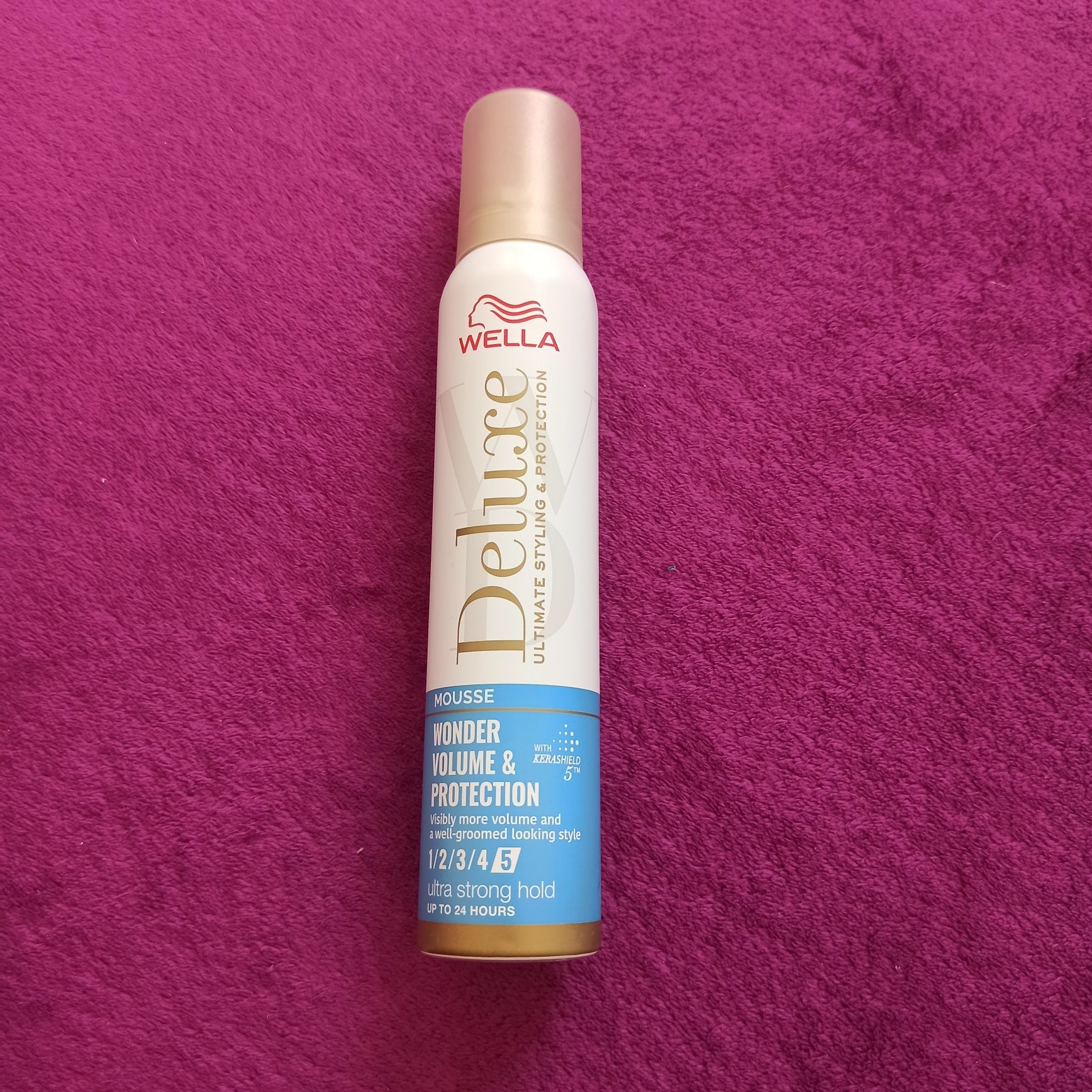 Pianka do włosów Wella Deluxe, Wonder Volume & Protection Mousse