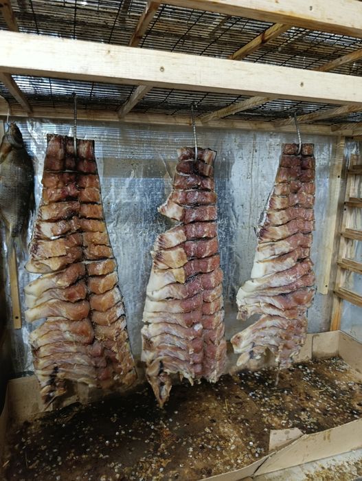 Тарань ( плотва ) с молодой икрой, балык толстолоба, щука вяленая