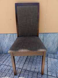 Cadeiras em madeira
