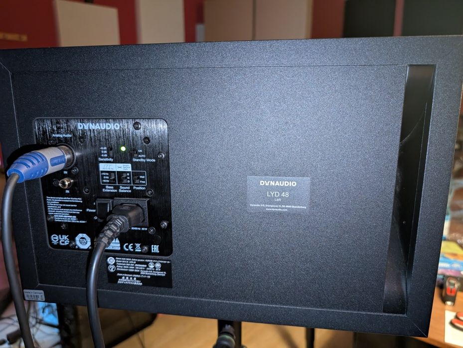 Monitores Dynaudio LYD-48