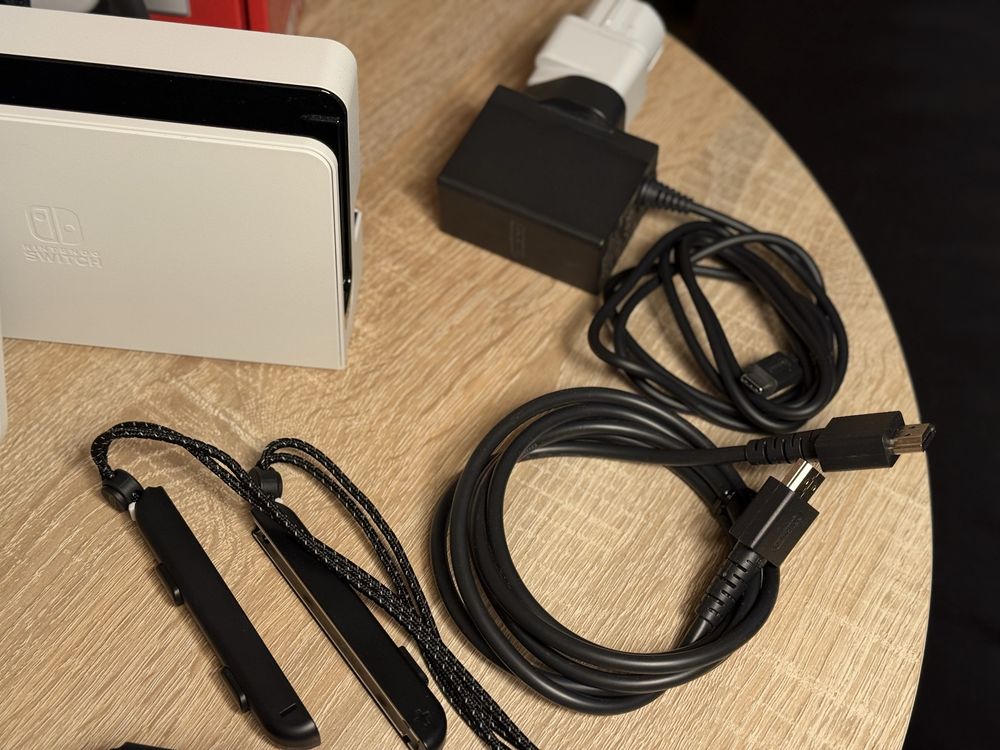 Nintendo Switch Oled White + SD Card 512GB + комплект