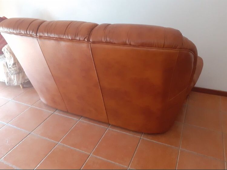 Sofa De Couro Novo