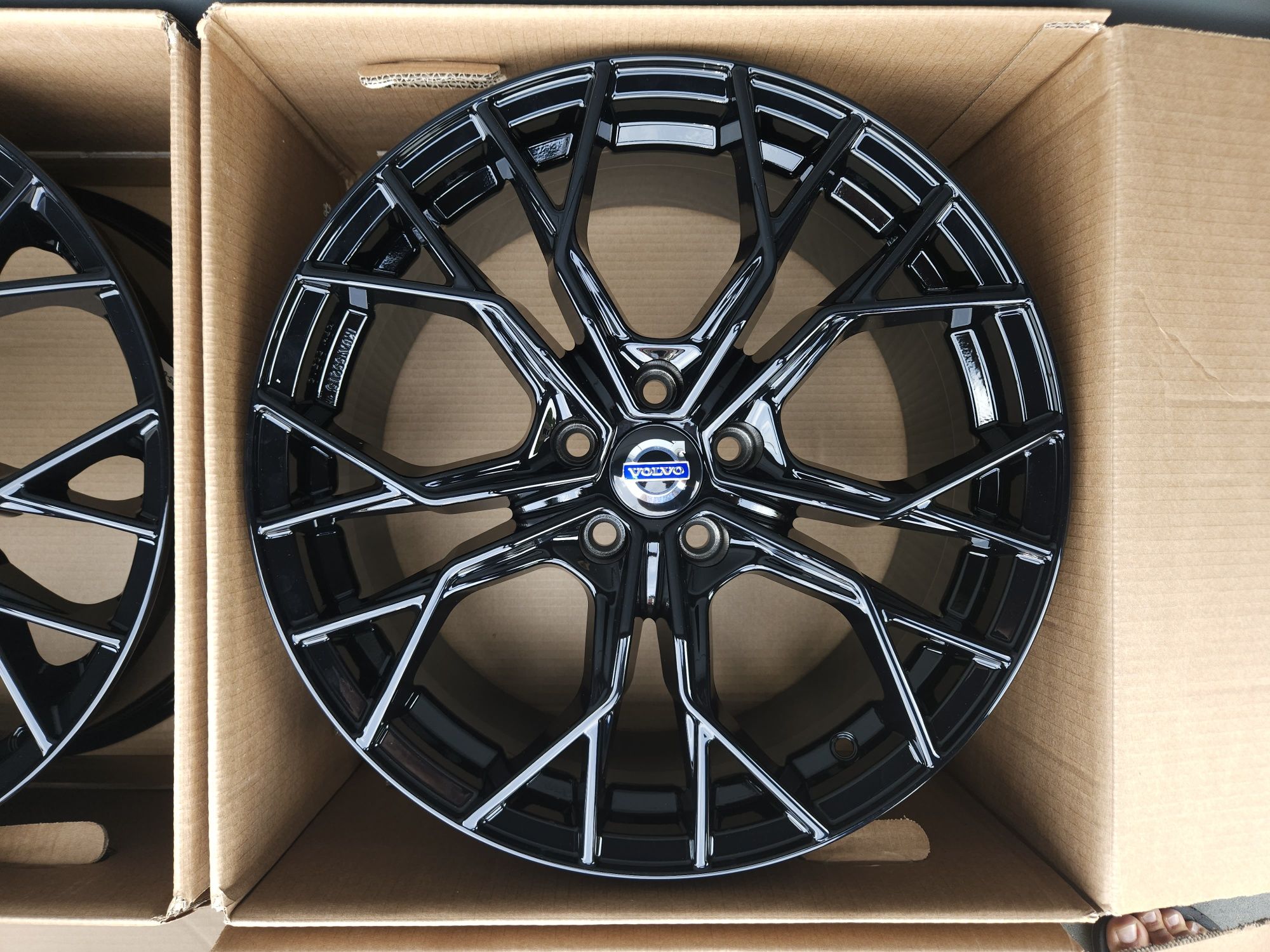 VOLVO 19 " Nowe 5x108 XC40 EX30 XC60 XC90 V60 V90 Cross Country Czarne