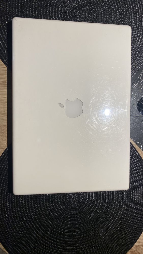 MacBook a1181 biały