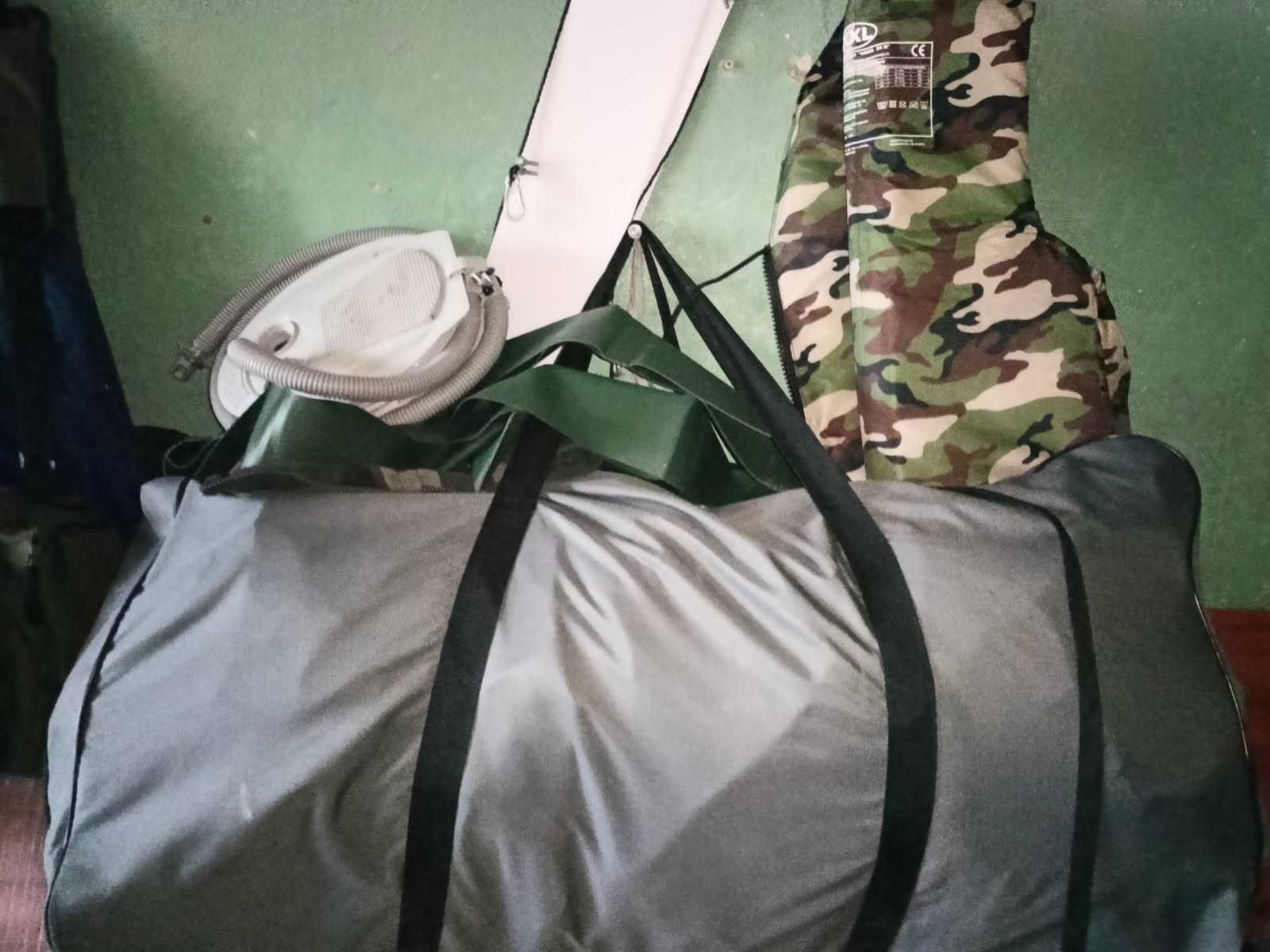 ponton kolibri KM-300 z kompletnym wyposażeniem, jak nowy