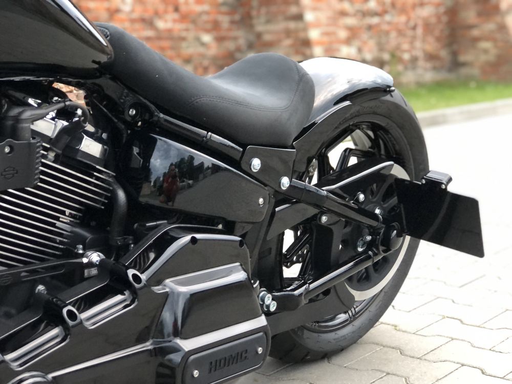 Harley Davidson FLHCS Heritage Softail 114” Custom