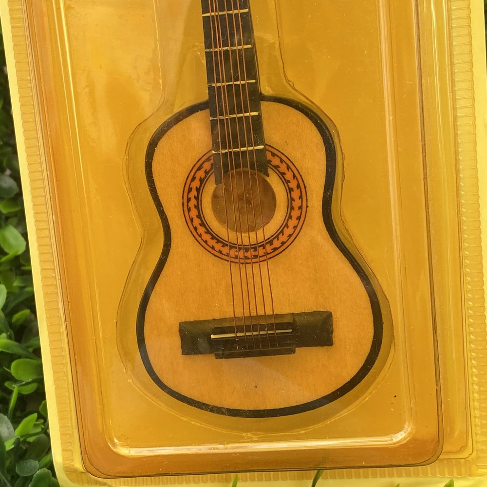 Guitarra Classica Decorativo em Miniatura