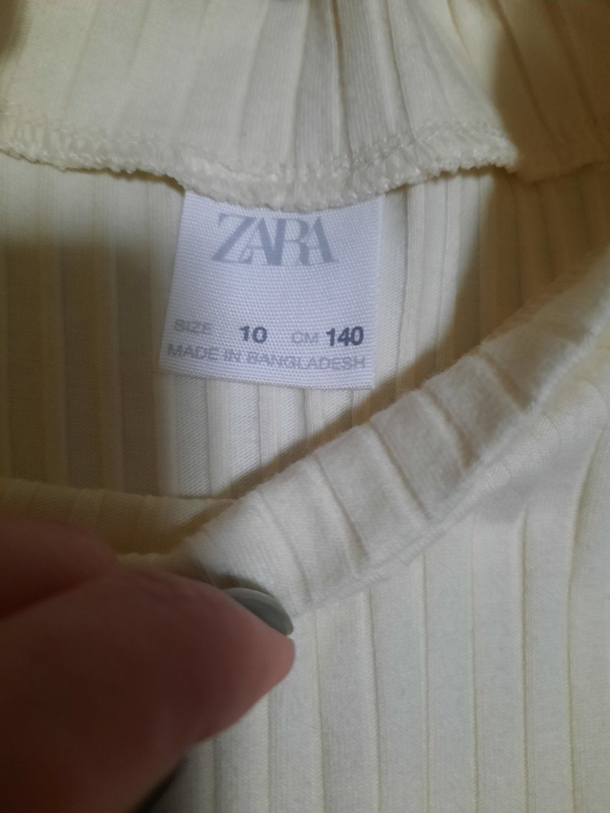 Продам водолазку для девочек фирмы ZARA Новая