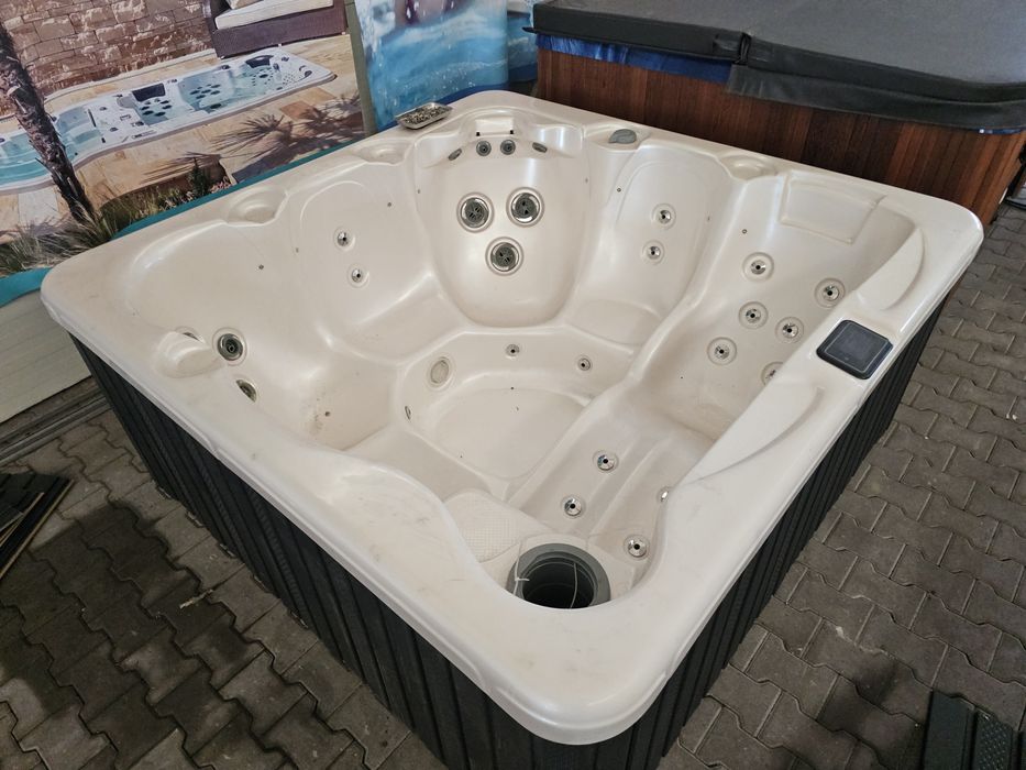 Jacuzzi ogrodowe taras dzakuzi