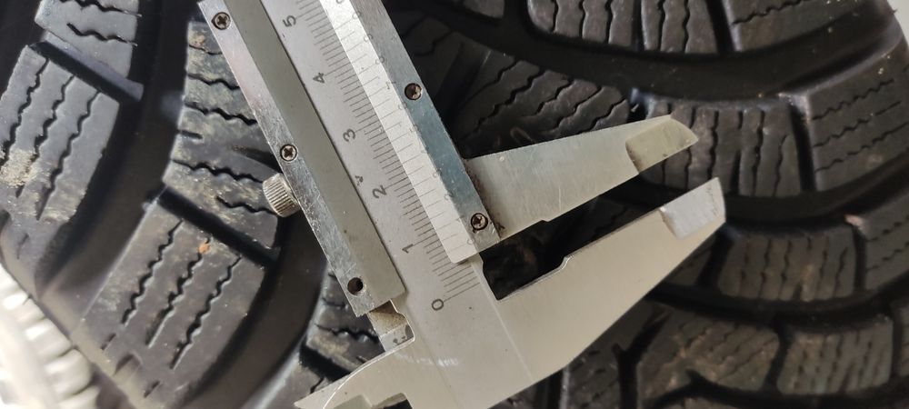 Zimowe 235 65r17 Dunlop winter sport 5 suv