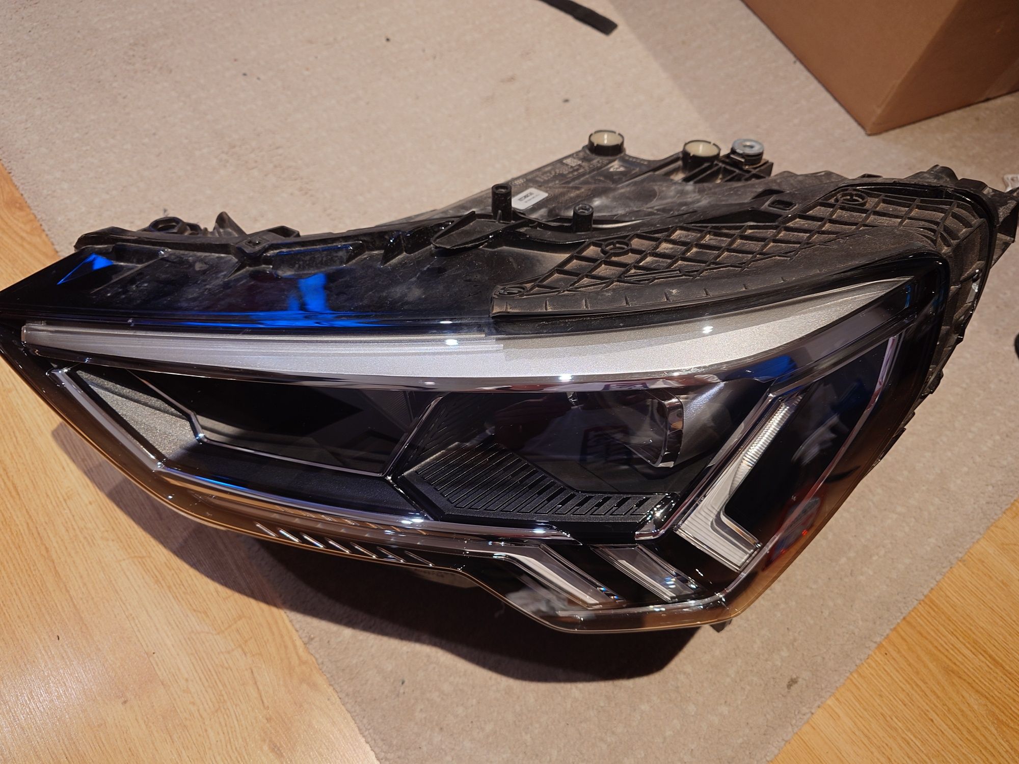 Lampa lewy przód audi Q3 r. 2022, Matrix full LED