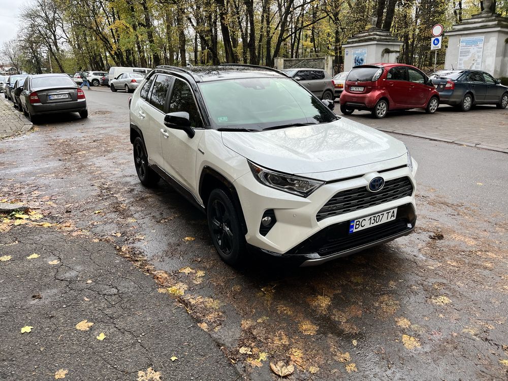 Toyota Rav 4 гібрид  Style