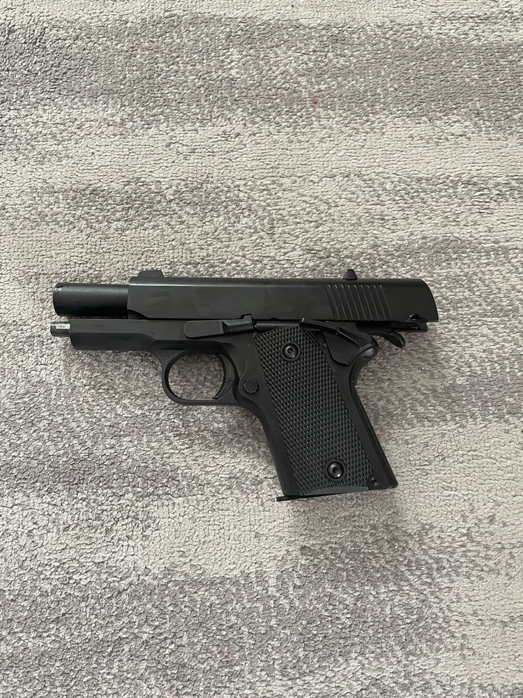 PISTOLA AM.45 GREEN GAS METAL AIRSOFT (ENVIO GRATIS)