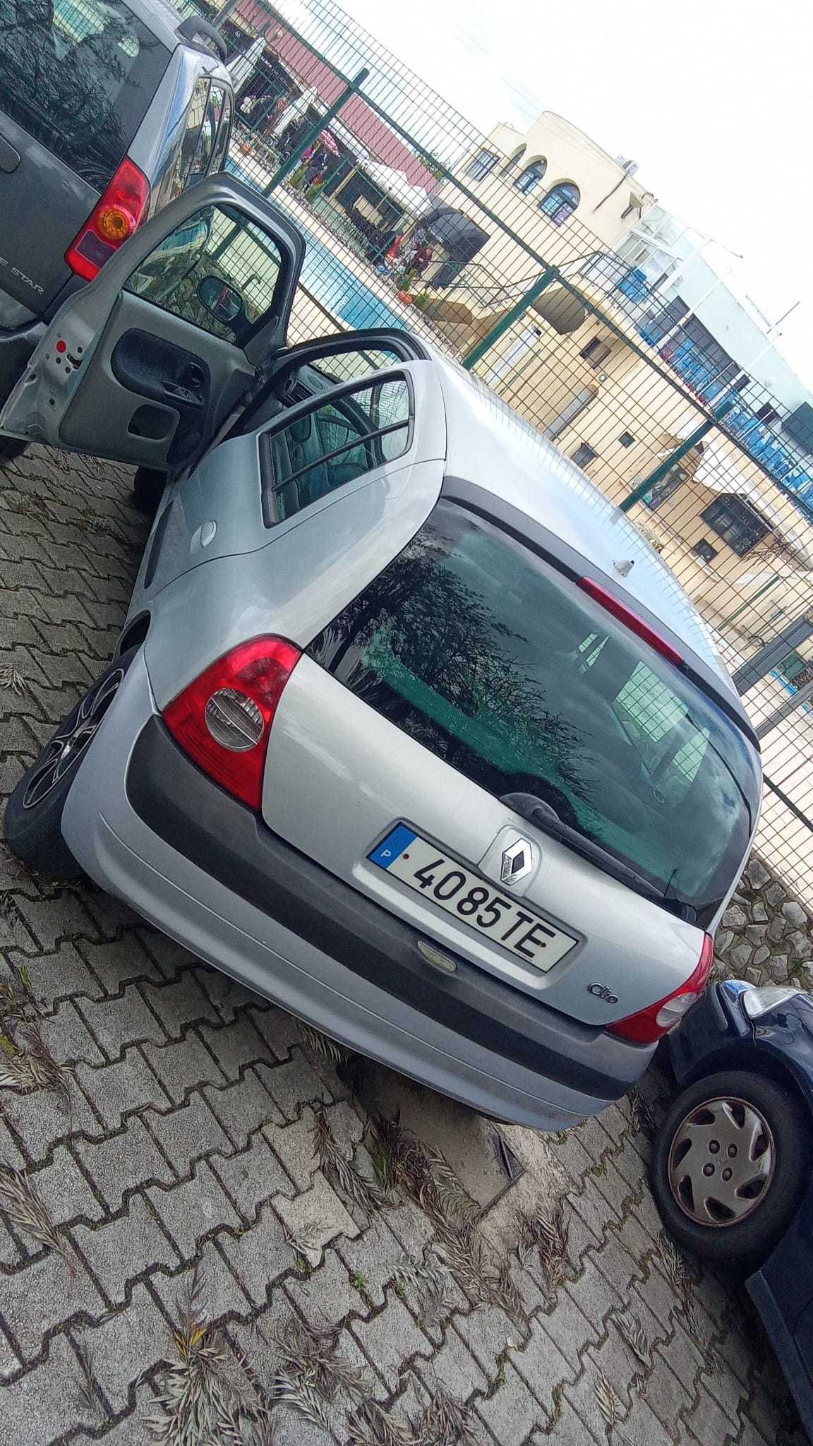 Renault Clio carro muito bom