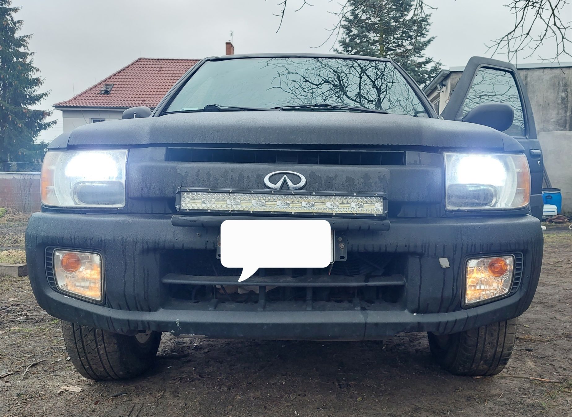 Infiniti QX4 Nissan Pathfinder R50 Lampa Prawa Przód Xenon