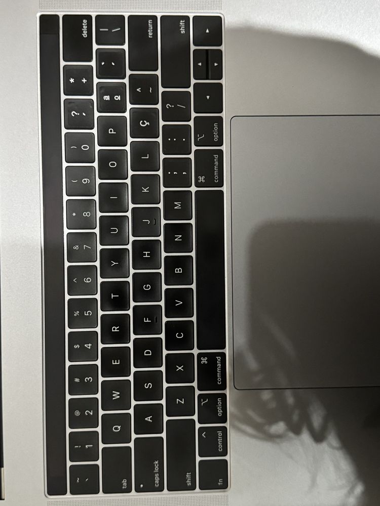 Macbook pro 15’ 500gb TouchBar
