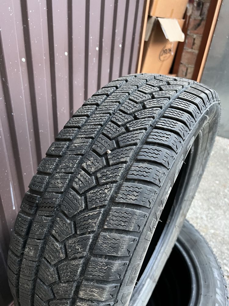 Продам зимню резину 205.60.r16