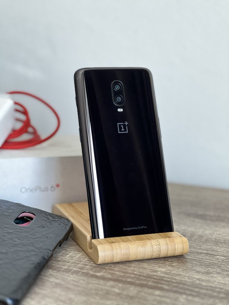 Флагманський смартфон OnePlus 6T 8/128 Gb.