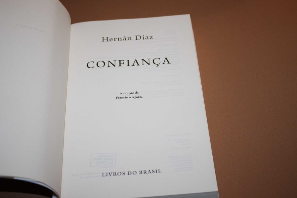 ' Confiança // Hernán Días