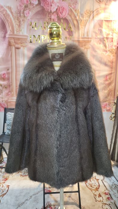 Casaco Lontra autêntico com gola de raposa , tamanho SM