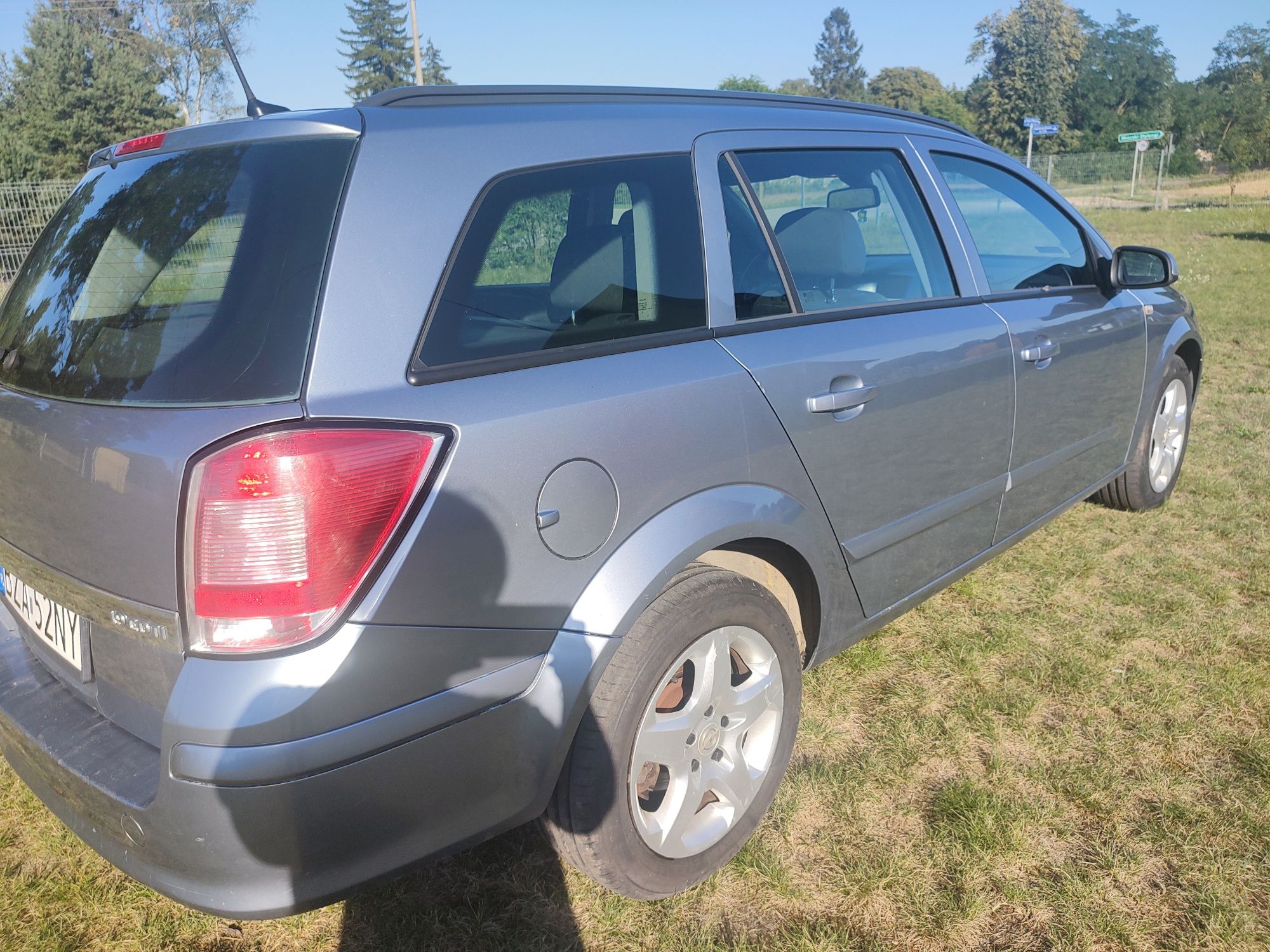 Opel Astra kombi 2008 1.9 CDTI 74 kW