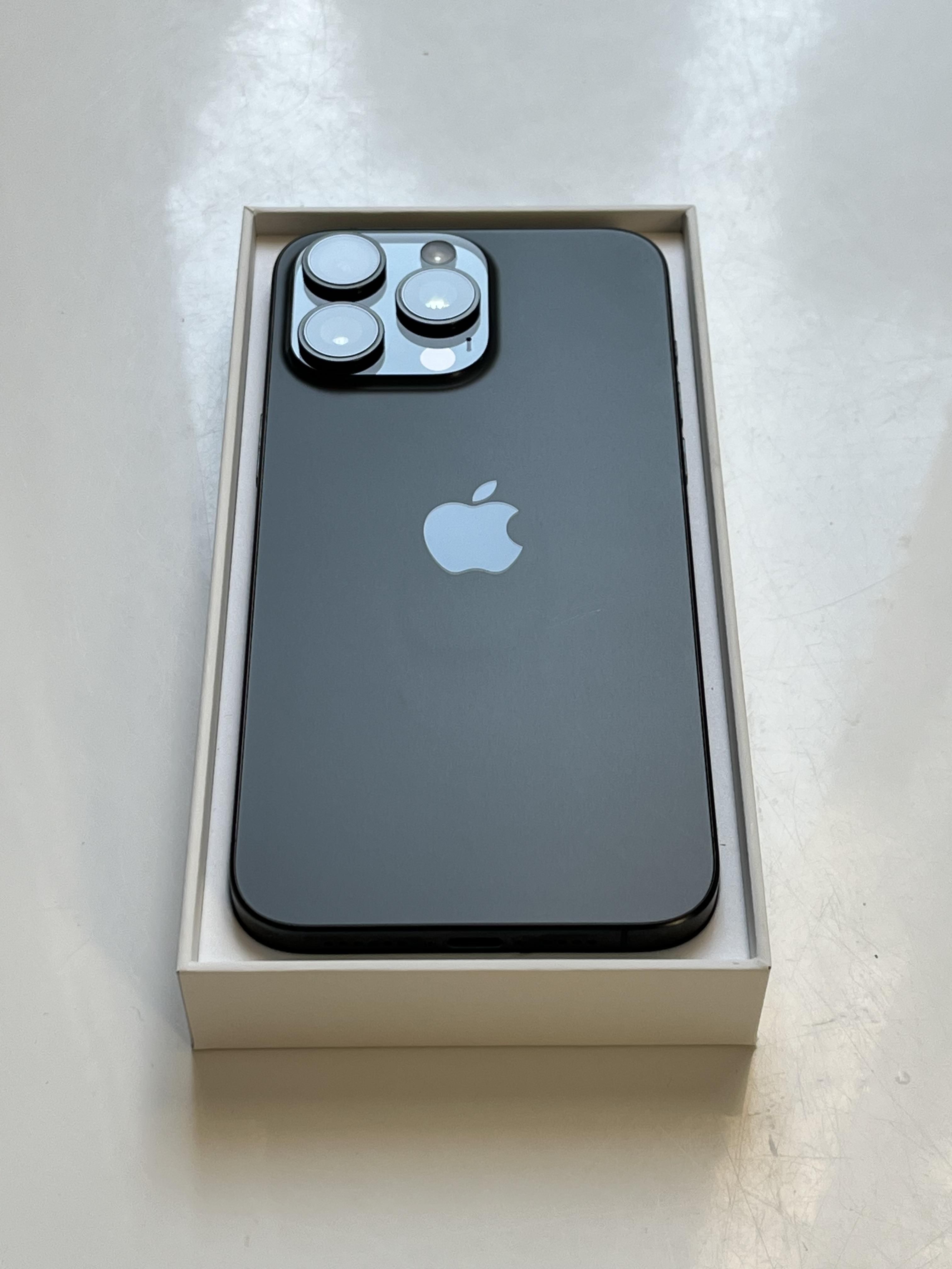 OUTLET Apple iPhone 15 Pro Max 256GB 2 CYKLE Tytan czarny FV23% PL GW