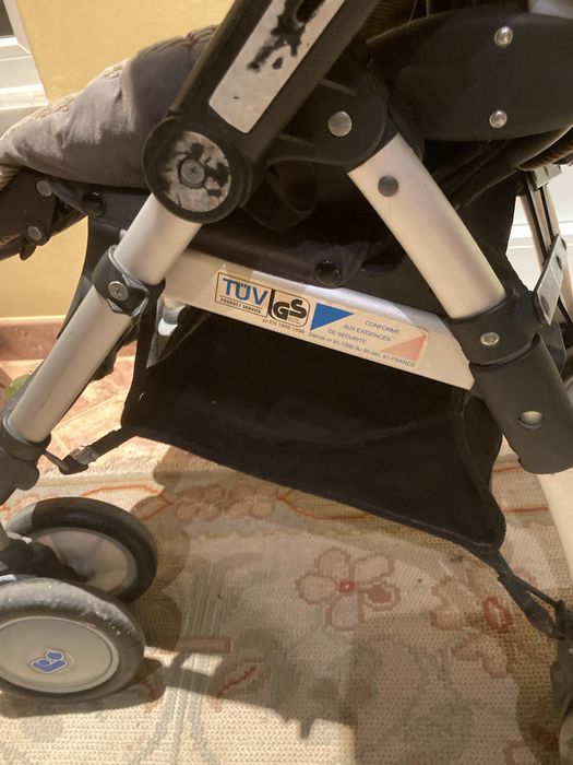 Carrinho de bebé em bom estado