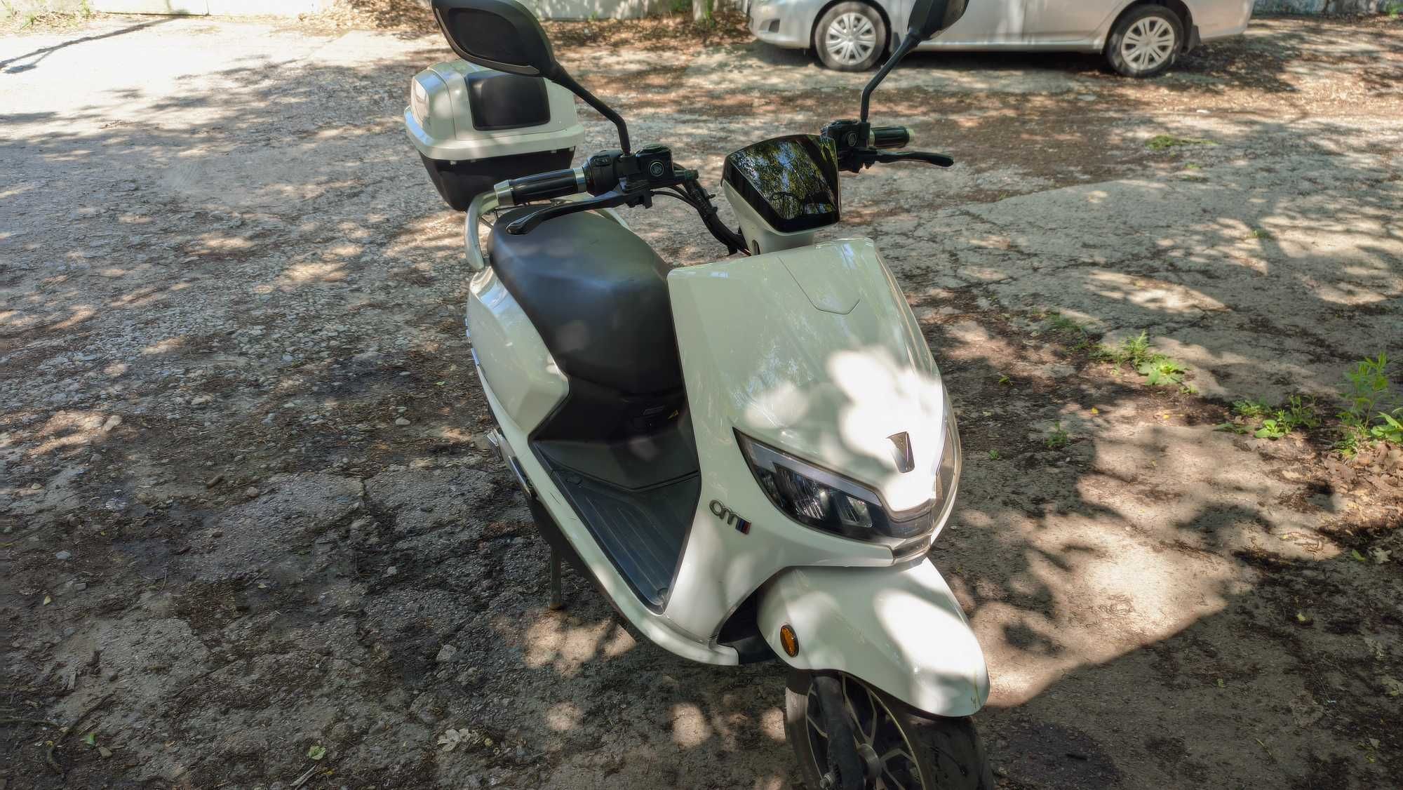 Електроскутер AIMA M3 Li 1200w