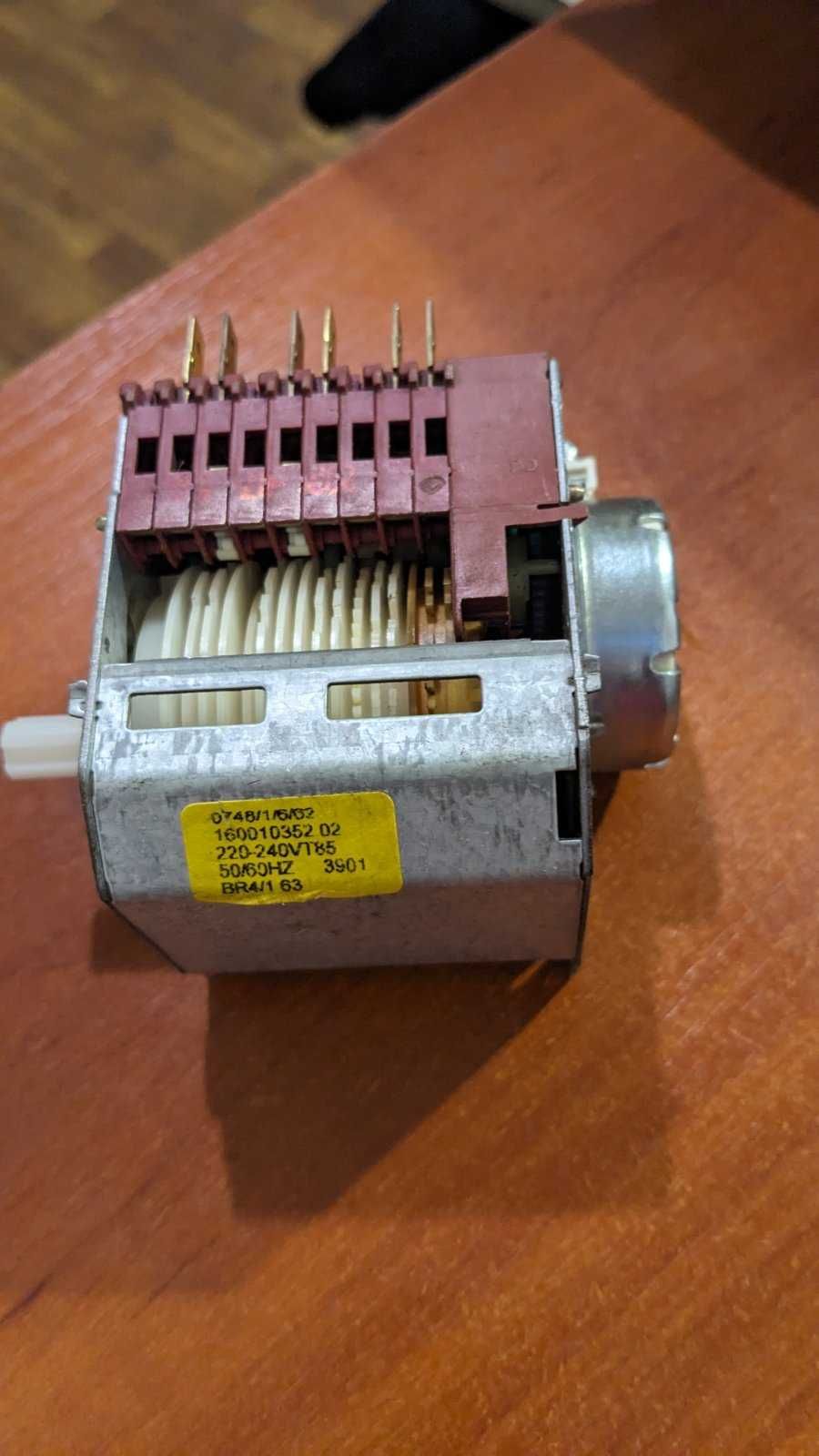 Программатор Indesit Ariston 160010352.02  (C00065975) б/у