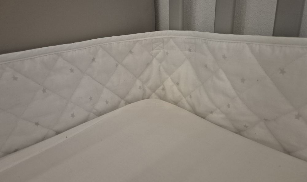 Łóżeczko dziecięce szare gonatt z szufladami, materacem, ochraniaczem