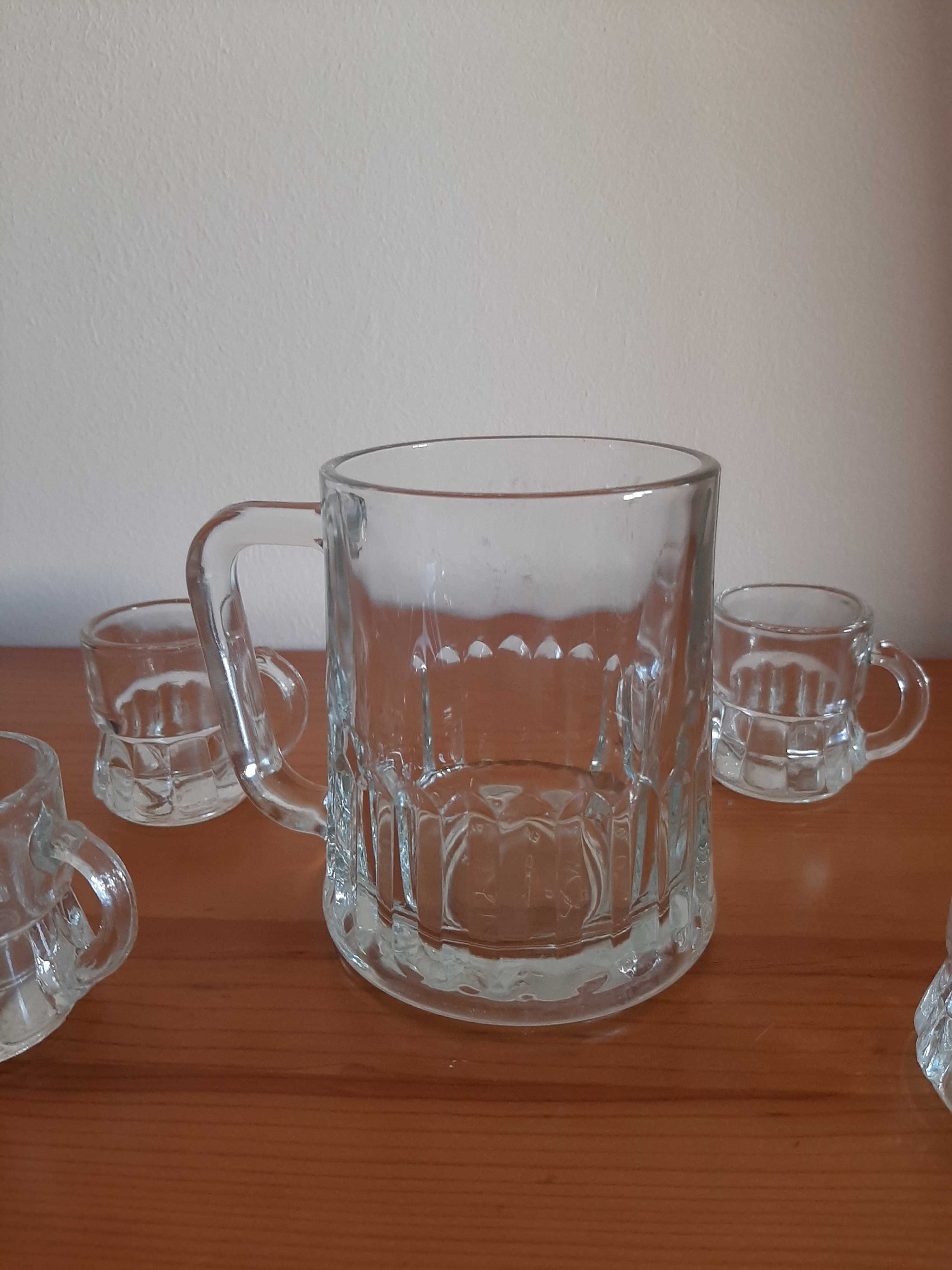 Conjunto de pequenas canecas em vidro  para digestivos e caneca grande