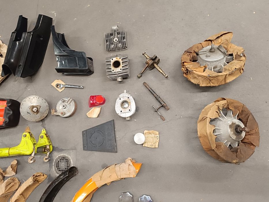 Motorynka Romet ogar komar Żak wsk części nowe z PRL-u